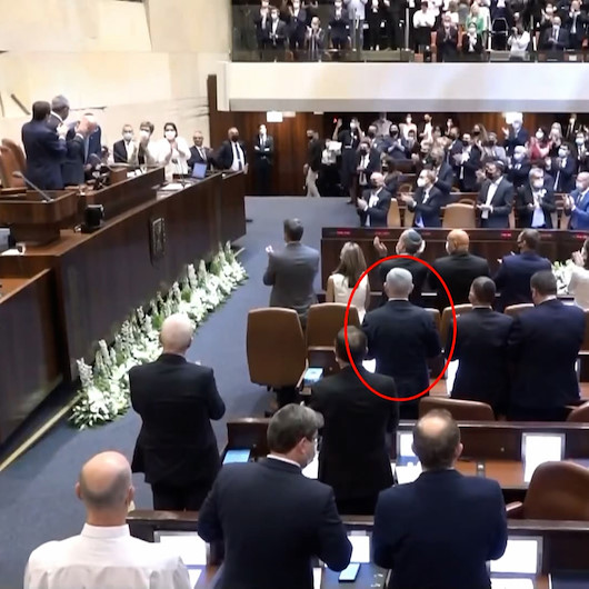 Netanyahunun hükümet öfkesi: Görevini devreden İsrail Cumhurbaşkanı Rivlini alkışlamadı